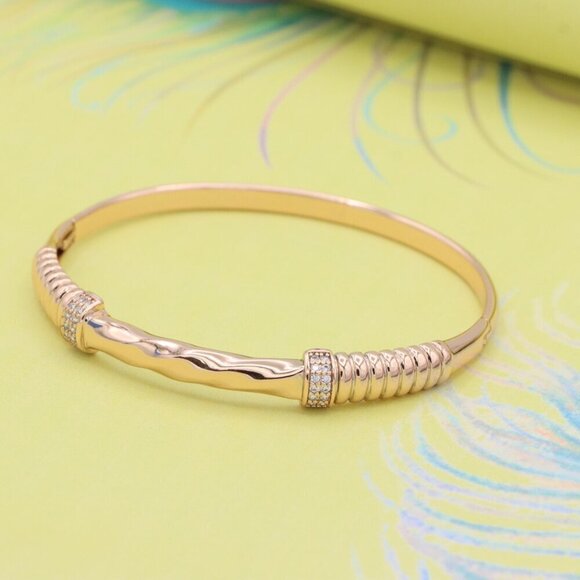 Elegant Rose Gold Bangle with Ribbed & Wave Design, XPBL0440 - Picture 7 of 12